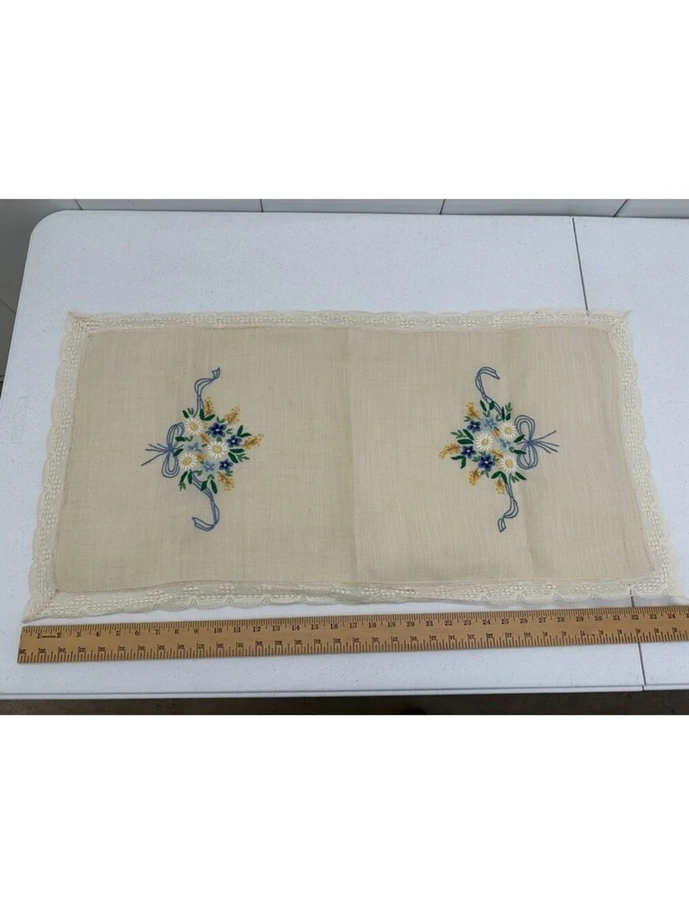 Vintage Embroidered Table Runner Topper Dresser Scarf Floral Lace Trim 18